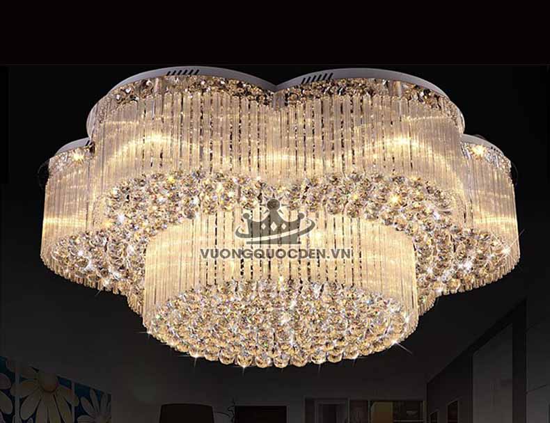 Một số lưu ý cần biết khi chọn đèn ốp trần trang trí cho phòng khách 